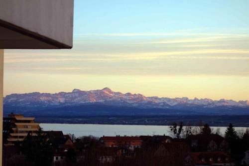 Apartment with Lake View