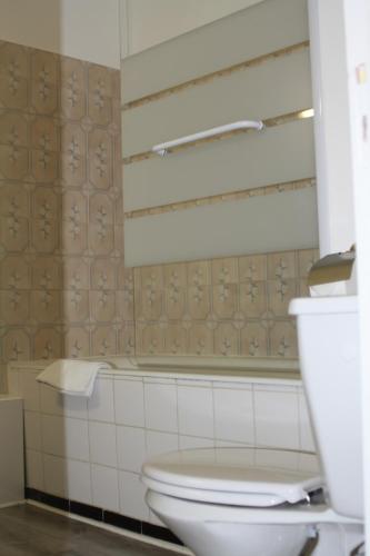 Logis Hotel du Midi - image 13