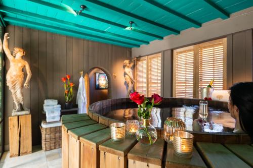 Exclusive Suites The Secret Garden - image 7