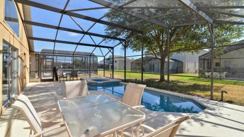 Shooting Star - Family friendly 4 bed pool home on Emerald Island Resort - close to Disney World! detail