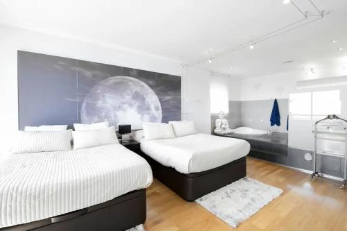  Spectacular house with private pool in Badalona