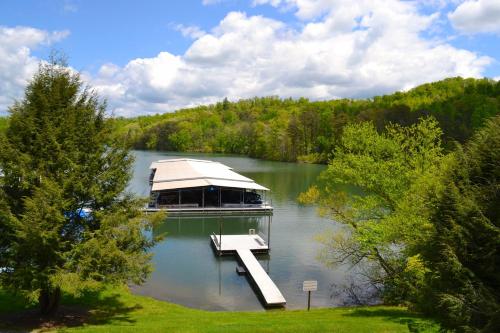 Boundary Waters Resort & Marina