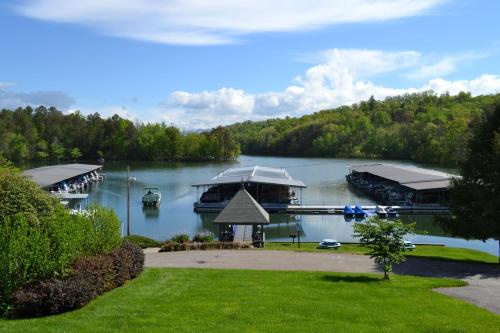 Boundary Waters Resort & Marina