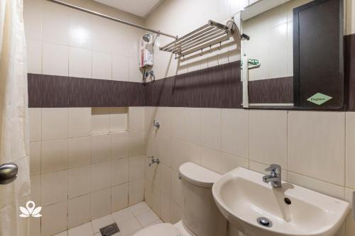 Bathroom, Orchard Hotel in Agdao