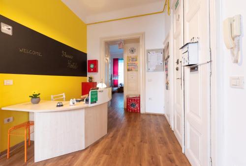 Fluxus Hostel – Ljubljana, NY