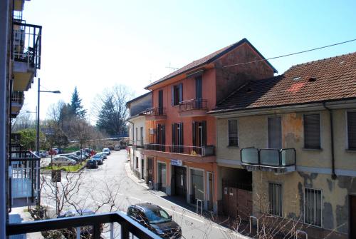 Bnbook-Sesto Calende Train Station