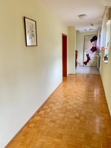 Hotel Maj Inn - image 11