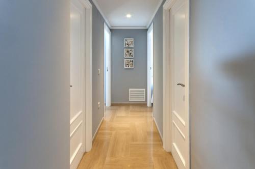 Apartment with Terrace image 8