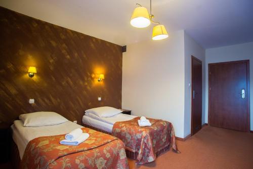 2 twin beds