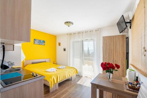 Apartments Viktoria - image 9
