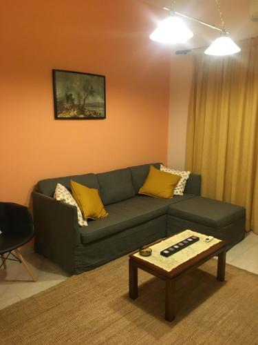  Central 2-Bedroom Luxury Apartment in Iraklio