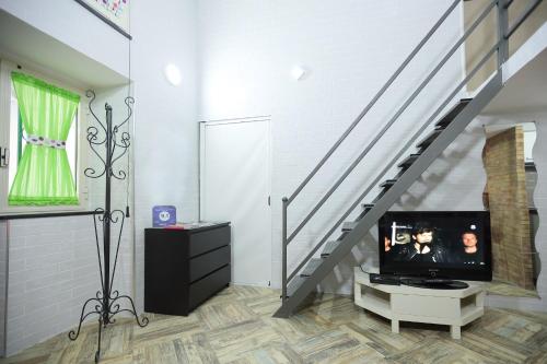 Santa Chiara Apartment, Naples (photo 9)