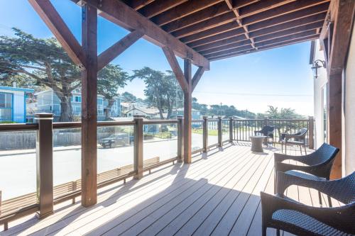 Balcony/terrace, Ocean View Inn near Half Moon Bay Brewing Company