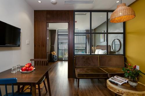Tropical House Apartment Da Nang - Tap to explore photos