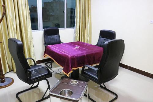 Longhui Business Hotel