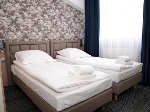Twin Room with Private Bathroom