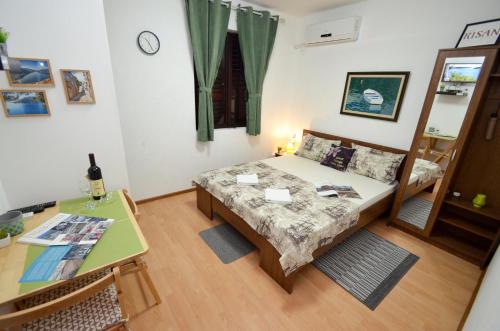 Apartments Risan Center - image 9