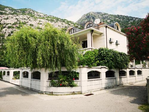 Villa Teuta, Risan (photo 3)