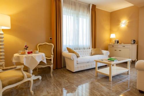 Aurum Suites - image 10