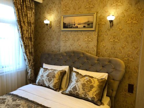 Rose Mansion by Otantik Suites - image 2