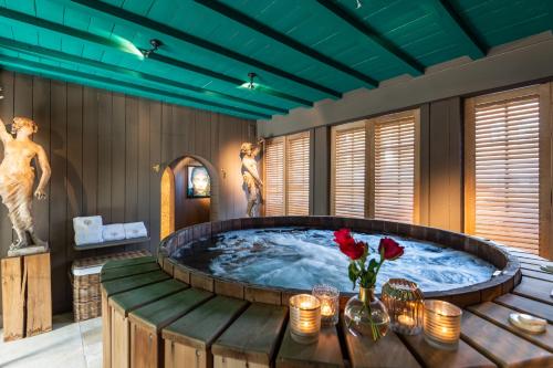 Exclusive Suites The Secret Garden - image 10