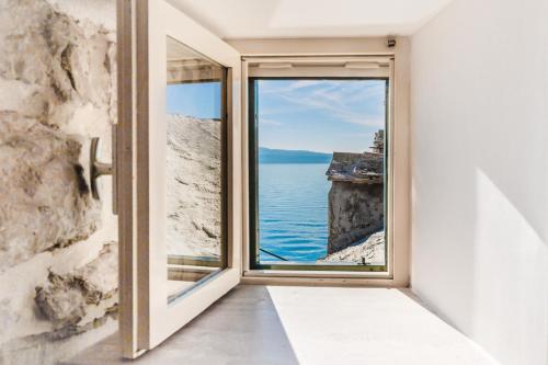 Water Castle House - image 2