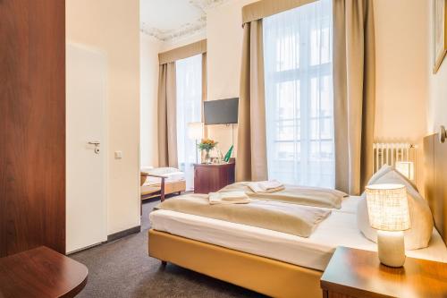 Upper Room Hotel Kurfürstendamm - image 7