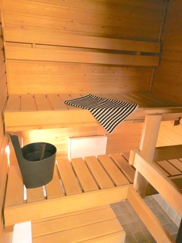 사우나, Apartment with sauna near the Saimaa lake in 라핀란타