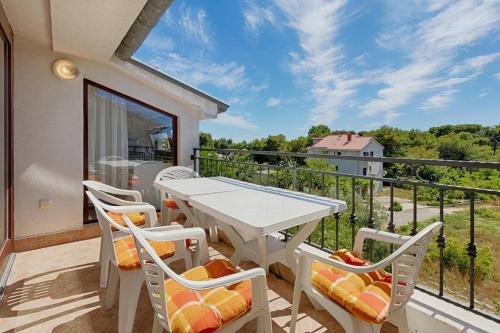 Rooms & Apartment Hegic with parking 2