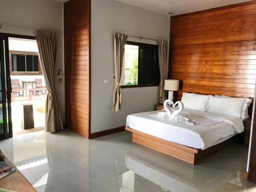 room detail thumbnail 1