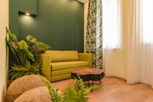Cozy Jungle Oasis 1BD Apartment with Terrace in Sofia Center by Flat Mаnager, Sofia (photo 6)