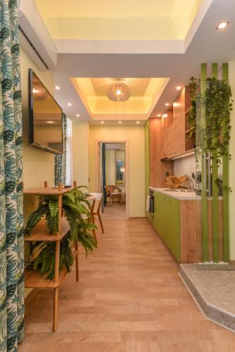 Cozy Jungle Oasis 1BD Apartment with Terrace in Sofia Center by Flat Mаnager, Sofia (photo 7)