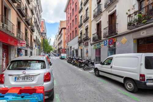 แฟลทไฟฟ์มาดริด (Flat5Madrid) near จัตุรัสเอสปาญา