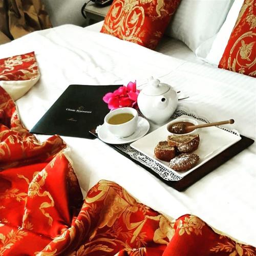 Classic Hotel - image 11