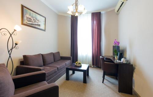 Belgrade City Hotel - image 12