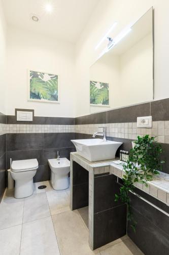 Double Room with Spa Bath image 2