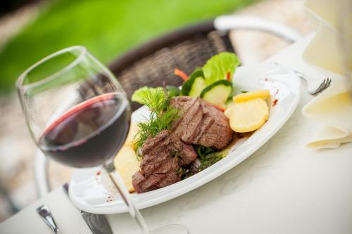 Gościniec Nad Gopłem Gościniec Nad Gopłem