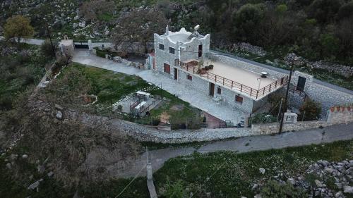  Mani Drosopigi Stonehouse Apartment in Dhrosopiyí