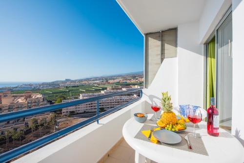 1204 SPECTACULAR VIEW! Studio Refurbished New