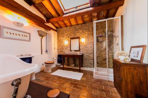 Bathroom, Le Bumbarelle in Tavoleto