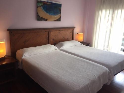 2 twin beds