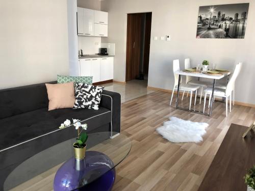 Al Krakowska 291A by Homeprime, Varšava
