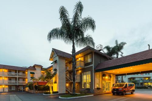 Ramada by Wyndham Costa Mesa/Newport Beach - image 6