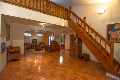 Lobby, Fare Om in Moorea Island