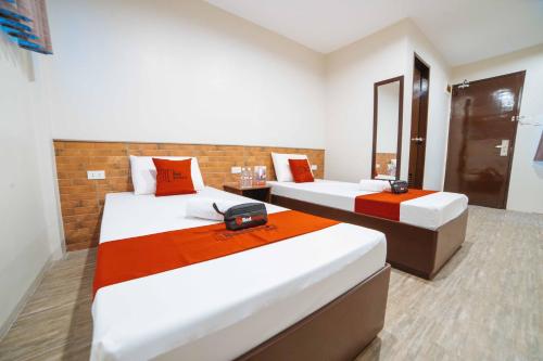 RedDoorz at Traveler's Inn Bajada Davao RedDoorz at Traveler's Inn Bajada Davao