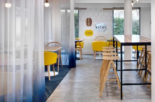 อาหารและเครื่องดื่ม, ไอบิส สไตล์ วิชี ซองทร์ (ibis Styles Vichy Centre) in วิชี