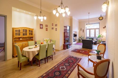 B&B Budapest - Jewel In Buda Apartment - Bed and Breakfast Budapest