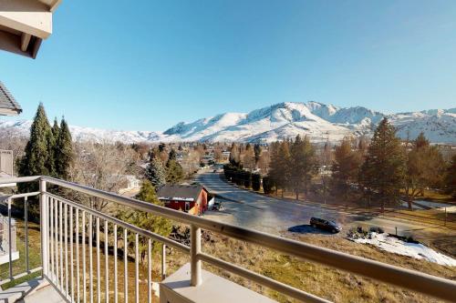 Park Pointe: Blue View (B303)