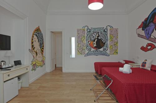 Deluxe Quadruple Room with Balcony image 9