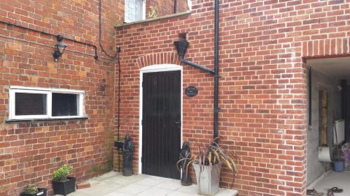 THE CONKERA Saracens head public house, high street